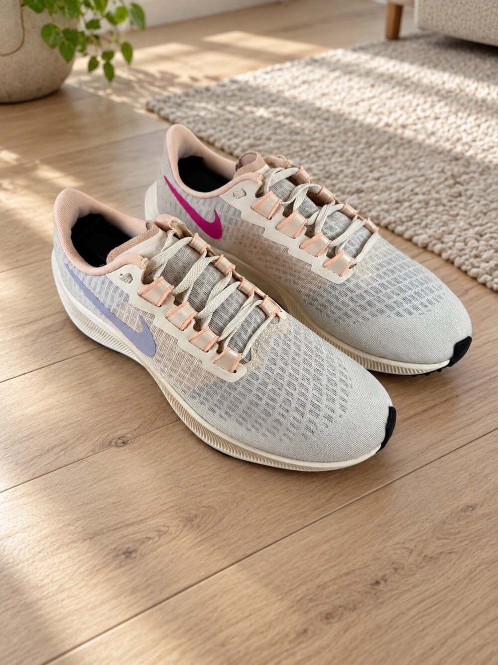 Nike Air Zoom Pegasus 37 Women’s Running Shoes Pale Ivory Pink Size 7.5